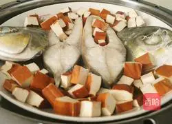 Illustration of how to make steamed fish with dried tofu 7
