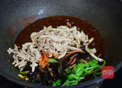 How to make fish-flavored shredded pork Illustration 8