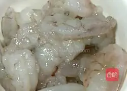 Illustration of how to make shrimps with gluten 4