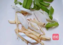 Illustration of how to make stir-fried egg white meat 3