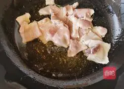 Illustration of how to make fried pork slices with lettuce 7