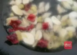 Illustration of the home version of ground pot chicken 3