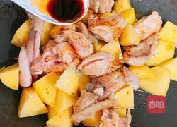 Illustration of how to cook chicken legs and roasted potatoes 8