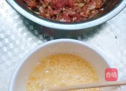 Illustration of how to make rolls 5