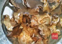 Illustration of how to stir-fry liver and waist 2