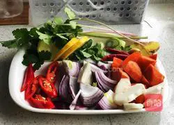 Illustration of 8-hour tomato braised beef brisket 2