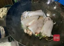 Illustration of braised large squid in oil 3