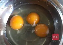 Hunan Cuisine: Illustration of How to Make Omelette with Dried Vegetables 4