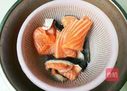 Illustration of making white wine salmon bones 2