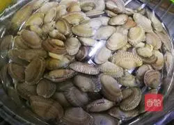 Illustration of how to make ginger and onion flowers 1