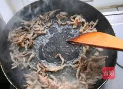 Illustration of how to make fried beans and meat 5