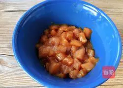 Illustration of how to make fried double dices 2