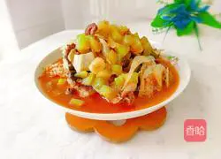 Illustration of how to stew fish head with lettuce 1