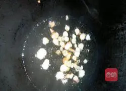 Illustration of how to make stir-fried pork with sauerkraut 5