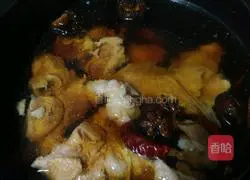 Illustration of how to make spicy sauce bone sticks 4