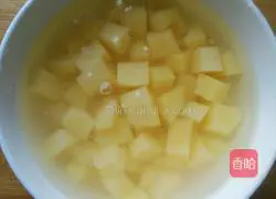 Illustration of how to make diced potato and chicken 3