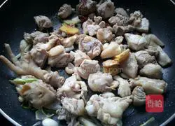 Illustration of how to cook chicken with mushrooms 12