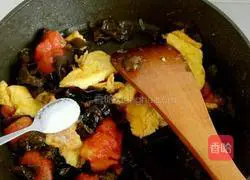 Illustration of how to make fried fungus with tomatoes and eggs 14