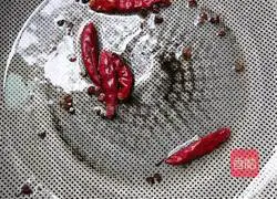 Illustration of how to make fried snow peas 3