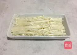 Illustration of how to make steamed shrimp with enoki mushrooms 4
