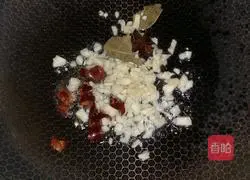 Illustration of how to make garlic crayfish 5