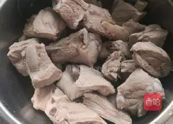 Illustration of how to stew pork ribs with mushrooms and potatoes 6