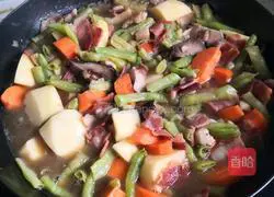 Illustration of how to make beans and potatoes stewed 7