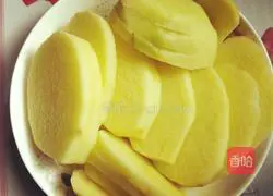 Illustration of how to make potato balls 1