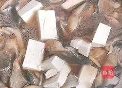 Illustration of how to make mushroom stewed tofu 8
