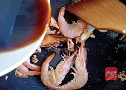 Illustration of how to stir-fry prawns 8