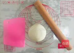 Illustration of how to make shredded pork with Beijing sauce 4