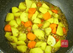 Illustration of how to make Korean minced beef and fried potatoes 11