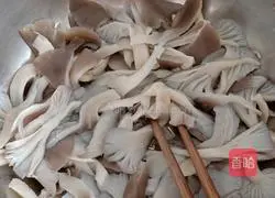 Illustration of how to make boiled beef 3