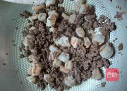 Illustration of how to make beef, shrimp and mashed potatoes 5