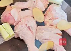 Braised chicken legs with shredded kelp Practice illustration 2