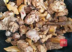 Illustration of how to make roasted rooster with edamame beans 5