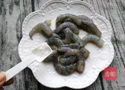 Illustration of how to make fried rice cakes with fresh vegetables and shrimp balls 4