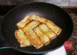 Illustration of how to make stir-fried tofu with leeks 6