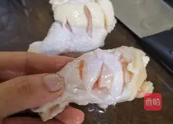 Illustration of how to make crispy fried chicken legs 2