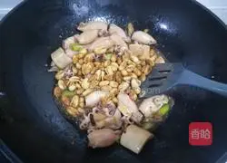 Illustration of how to make Kung Pao Squid 23