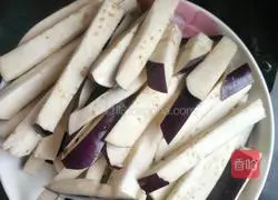 Illustration of how to make minced pork and eggplant 1