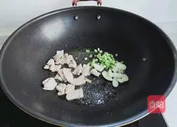 Illustration of how to make stir-fried meat with watermelon rind 6