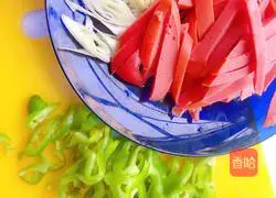 Illustration of how to stir-fry No.6 intestines with pepper 3