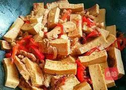 Illustration of how to make stir-fried meat with thousand tofu 7