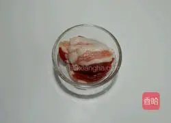 Potato slices with five-flowered garlic coating Illustration of how to do it 1