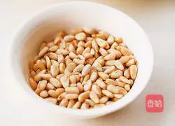 Eggs fried with pine nuts Illustration of how to do it 2