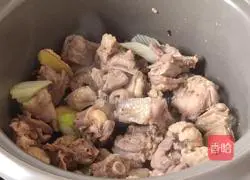 Illustration of how to make braised chicken with pink skin 4