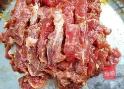 Illustration of how to cook beef tenderloin with apples 3