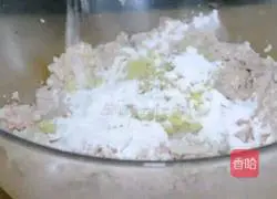 Illustration of how to make steamed meatballs with tomato juice 7