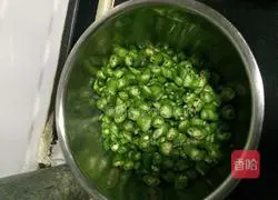 Illustration of how to make spicy chicken legs 3